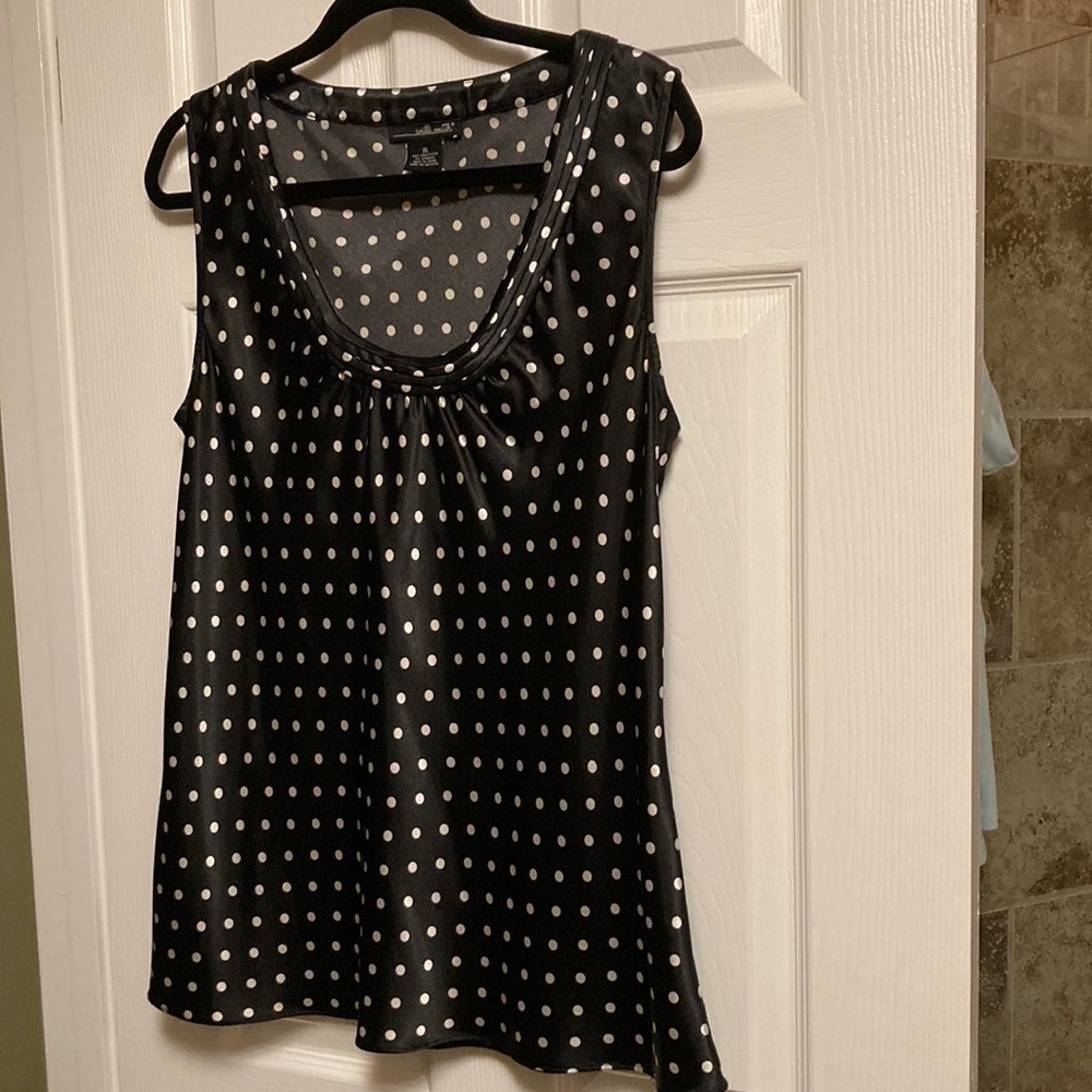 Cute Willi Smith silky polka dot top